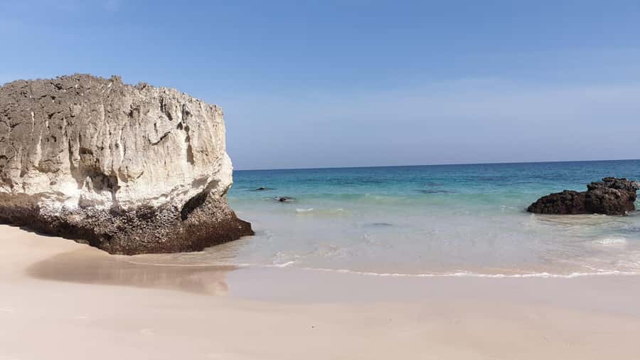 West Salalah: Caribbean of the Orient Fazayah Beaches & City - Lunch is a long pause, not part of the price