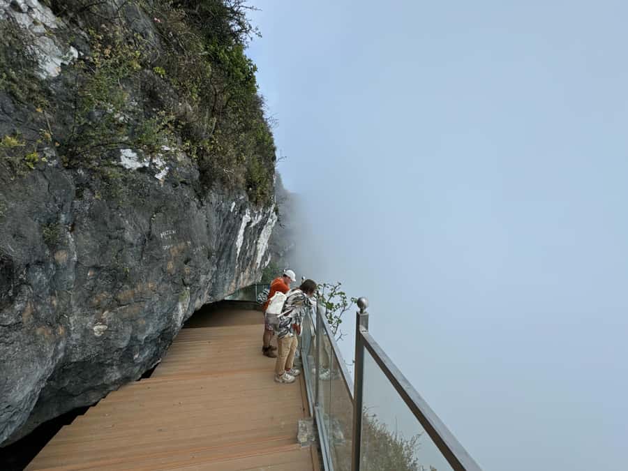 West Salalah Highlights: Coastal Wonders & Scenic Views - Shaat Viewpoint and the Arabian Sea below